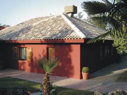 Vivienda unifamiliar de 580 m2 climatizada con 3 equipos Breezair. Potencia instalada total: 3300 W