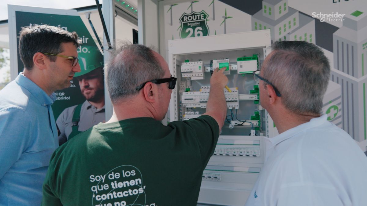 Schneider Electric Ruta 26 electricista profesional roadshow