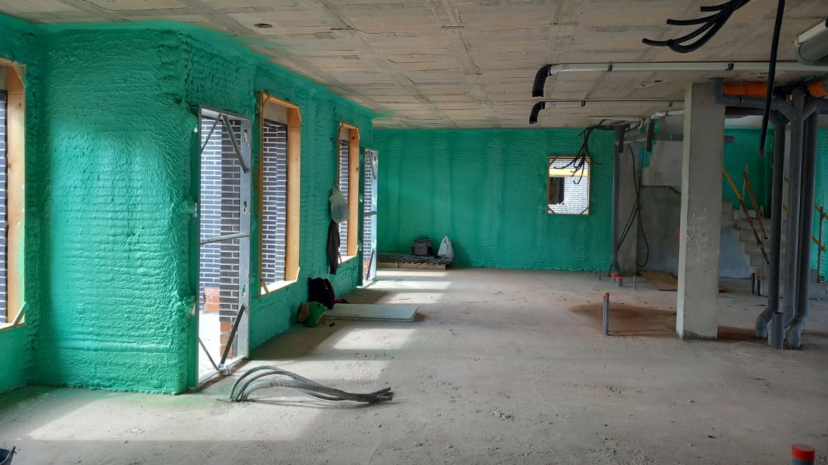 Aistercom optimiza el aislamiento con poliuretano proyectado Imperfoam