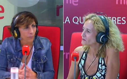 Mamen Asencio y Marta San Román, durante el programa de RNE