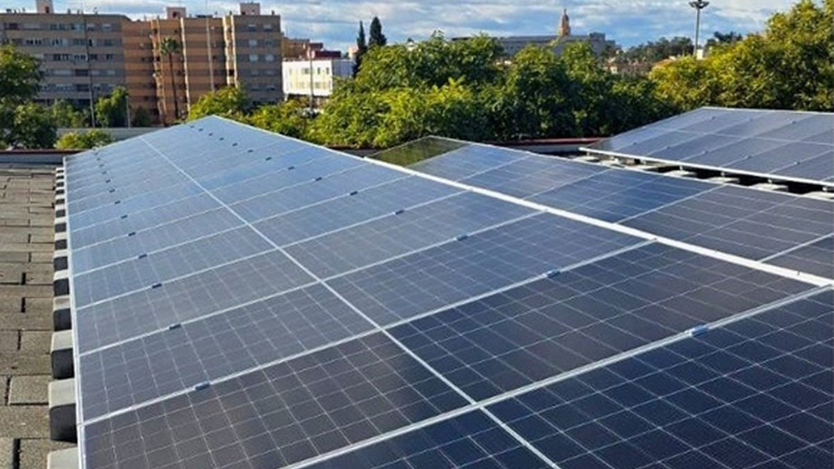 murcia ahorra 1 7 millones placas solares