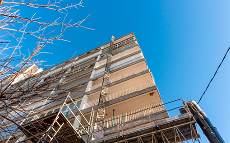 Los sistemas de aislamiento térmico interior y exterior de los edificios son clave en los procesos de rehabilitación