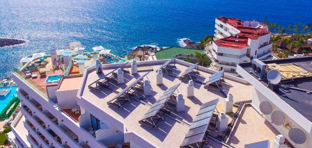 Paneles solares híbridos en el sector Hotelero ▷ Ejemplos reales