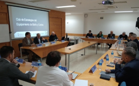 Empresas líderes impulsan el club de estrategias de equipamiento de baño y cocina