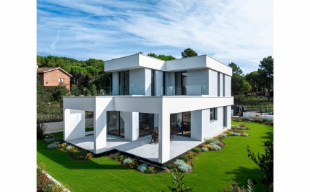 Casa Gregal integra ventilación Zehnder con recuperación de calor en una vivienda Passivhaus industrializada